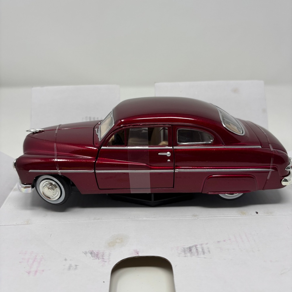 1949 Mercury Coupe Burgundy 1:24 Motormax Diecast American Mint Premium Edition